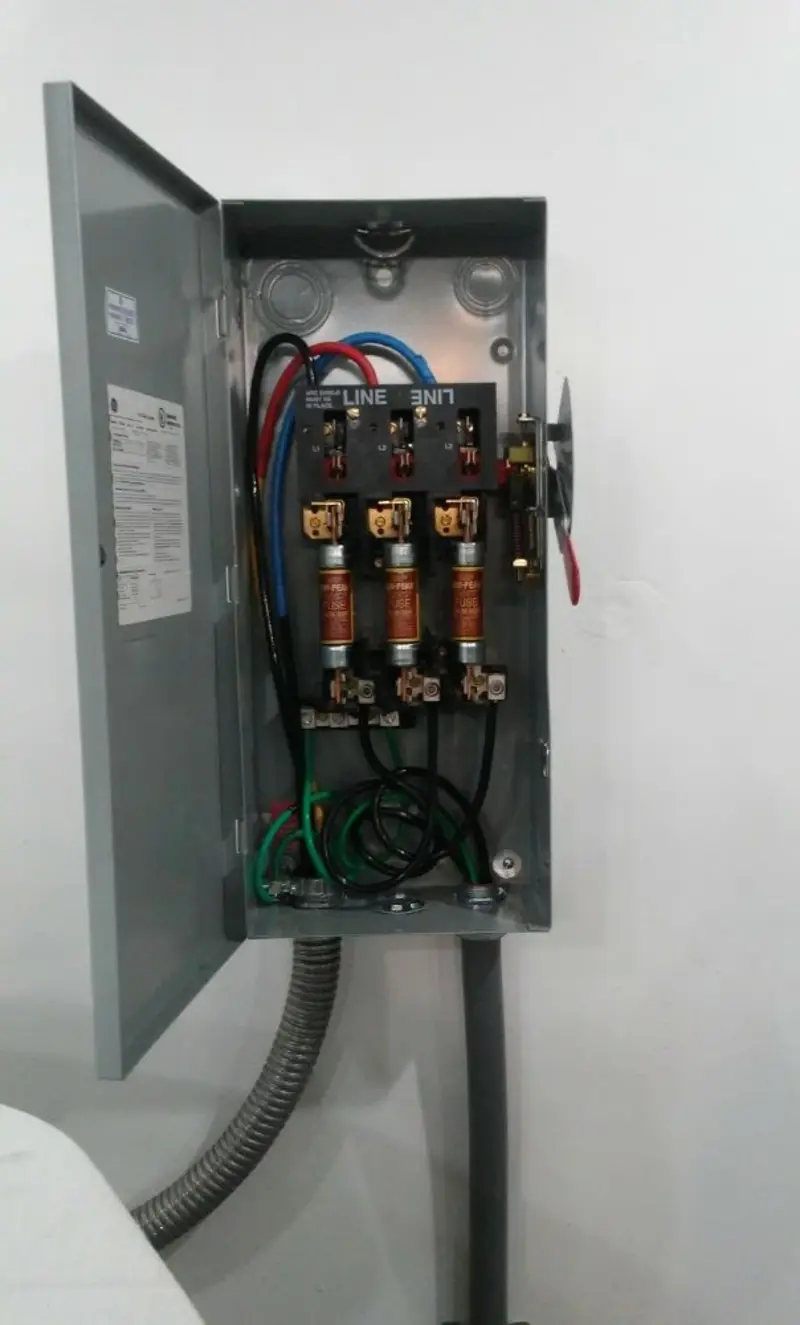 Three-phase disconnect switch installed for Electrical Wiring & Rewiring in Green Oak